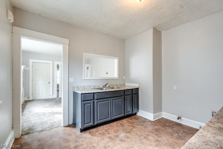 9609 Pierpont Avenue, Cleveland, OH - Photo 4