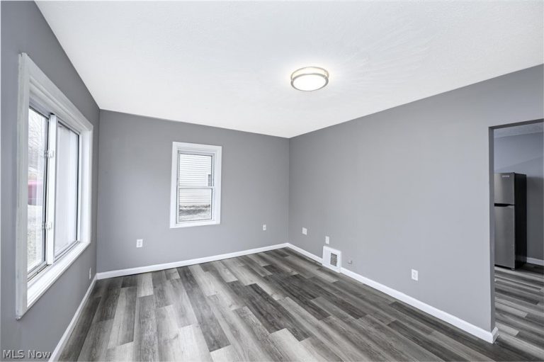 2255 Lake Road, Akron, OH - Photo 4