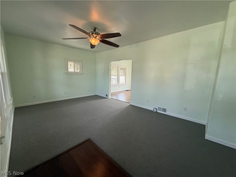 9612 Park Heights Avenue, Garfield Heights, OH - Photo 3