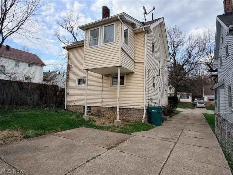 5328 Vine Street, Maple Heights, OH - Photo 4
