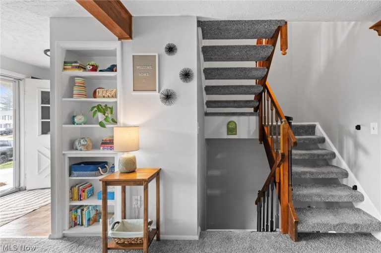 7403 Chestnut Commons Drive, Mentor, OH - Photo 8