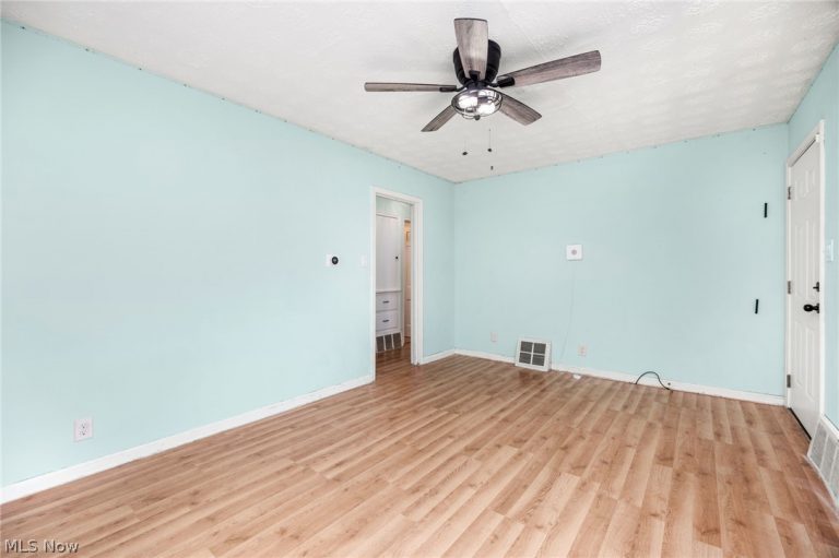 1293 Tioga Avenue, Akron, OH - Photo 5