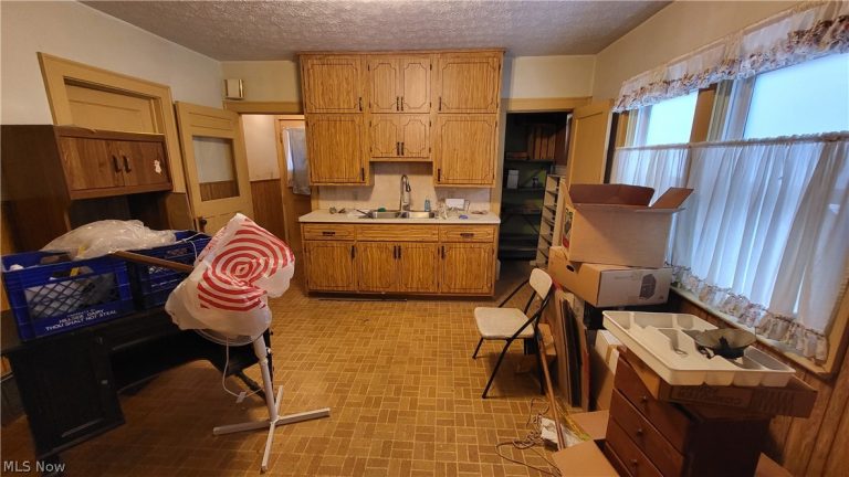 5520 Northcliff Avenue, Cleveland, OH - Photo 8