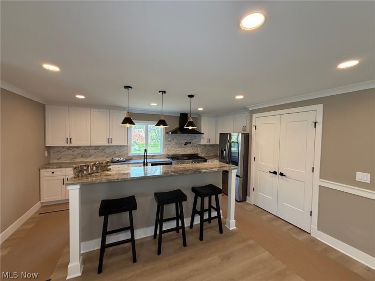 3940 Ellendale Road, Chagrin Falls, OH - Photo 6
