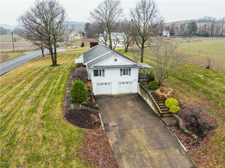 3967 Crooked Run Road, New Philadelphia, OH - Photo 4