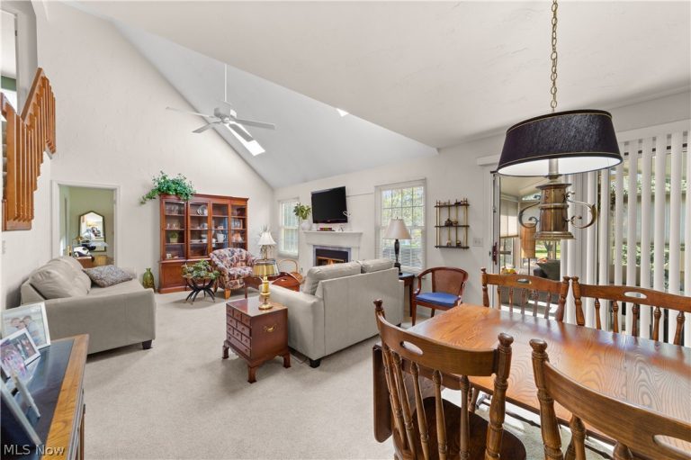 5800 Ridgeview Lane, Willoughby, OH - Photo 8