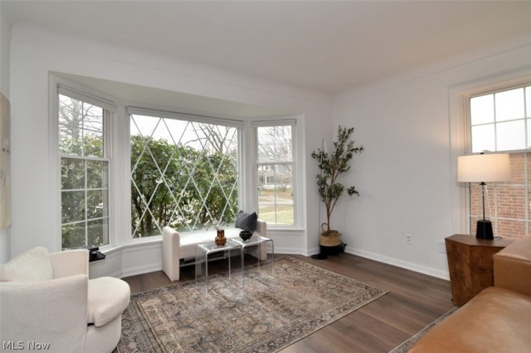 3677 Stoer Road, Shaker Heights, OH - Photo 4
