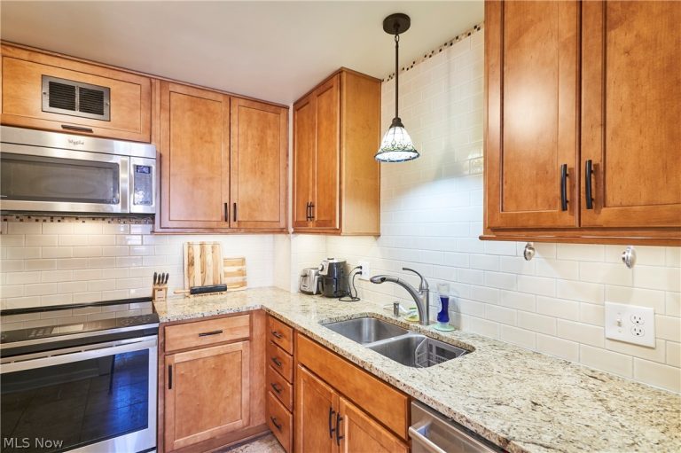 18975 Van Aken Boulevard #411, Shaker Heights, OH - Photo 2