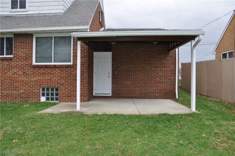 539 Royer Avenue, North Canton, OH - Photo 6