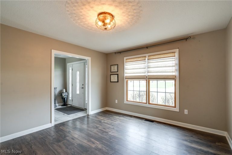 5452 Shadow Field Circle, Louisville, OH - Photo 8