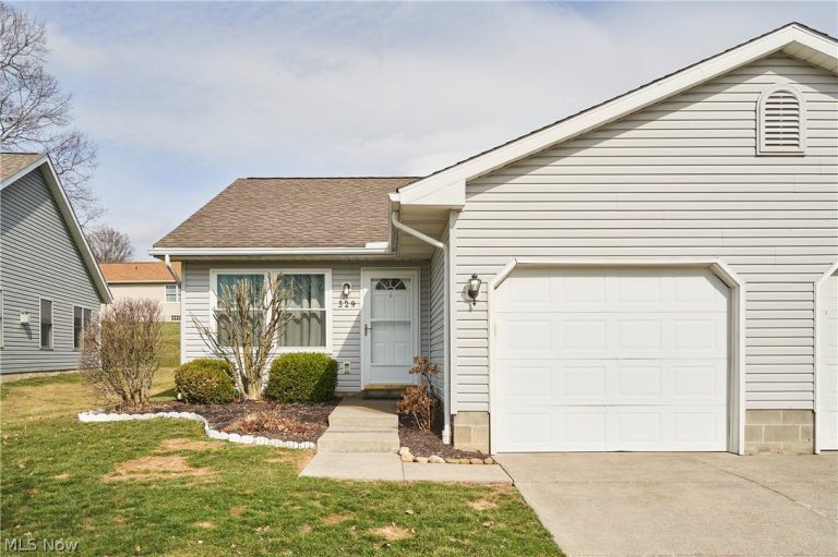 329 Spruce Street, Barberton, OH - Photo 2