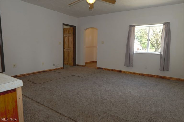 10924 Libby Avenue, Elyria, OH - Photo 4
