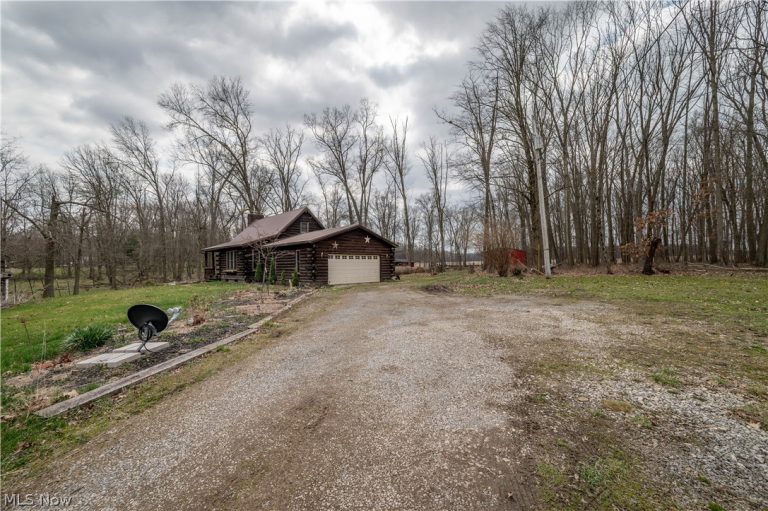 17917 Ellsworth Road, Lake Milton, OH - Photo 8