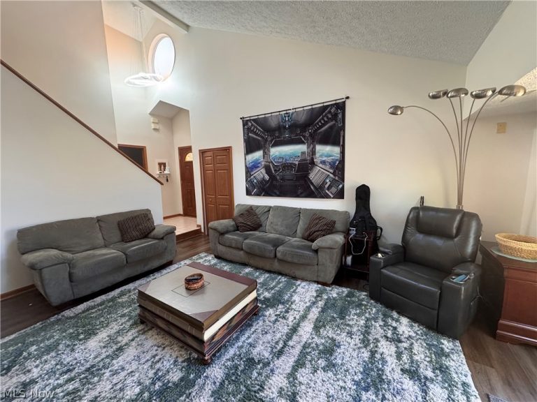 1424 Loop Road, Kent, OH - Photo 2