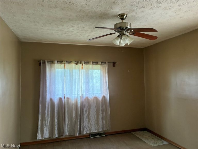 331 Wood Avenue, Niles, OH - Photo 8