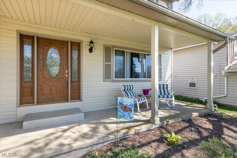 14272 Hartford Drive, Strongsville, OH - Photo 3