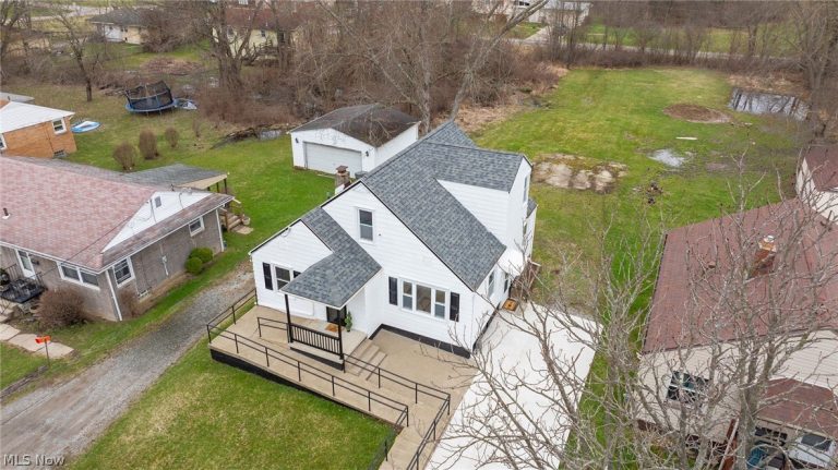 2526 Stocker Avenue, Youngstown, OH - Photo 6