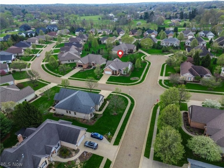 2222 Burberry Street, North Canton, OH - Photo 4