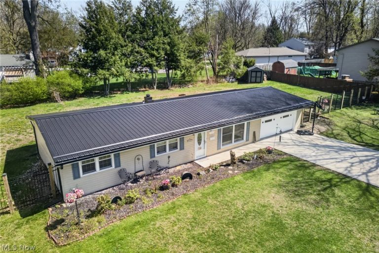 7439 Rockingham Road, Mentor, OH - Photo 4