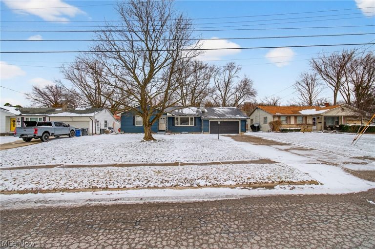 390 Ridgefield Avenue, Boardman, OH - Photo 2