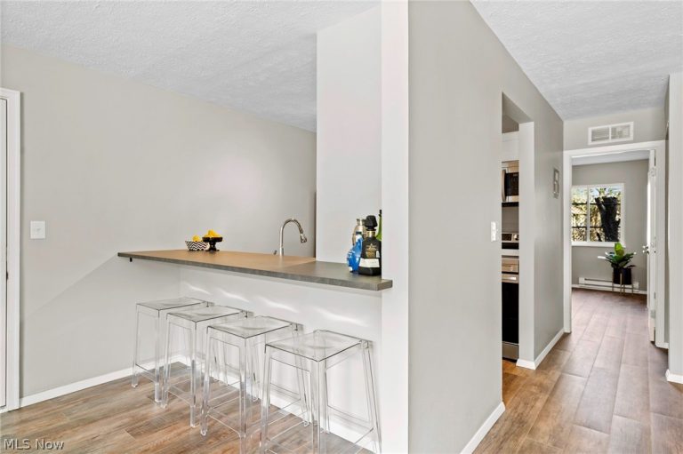 10526 Clifton Boulevard #203, Cleveland, OH - Photo 4