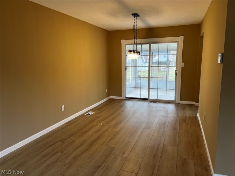 16244 Delmont Avenue, Strongsville, OH - Photo 5