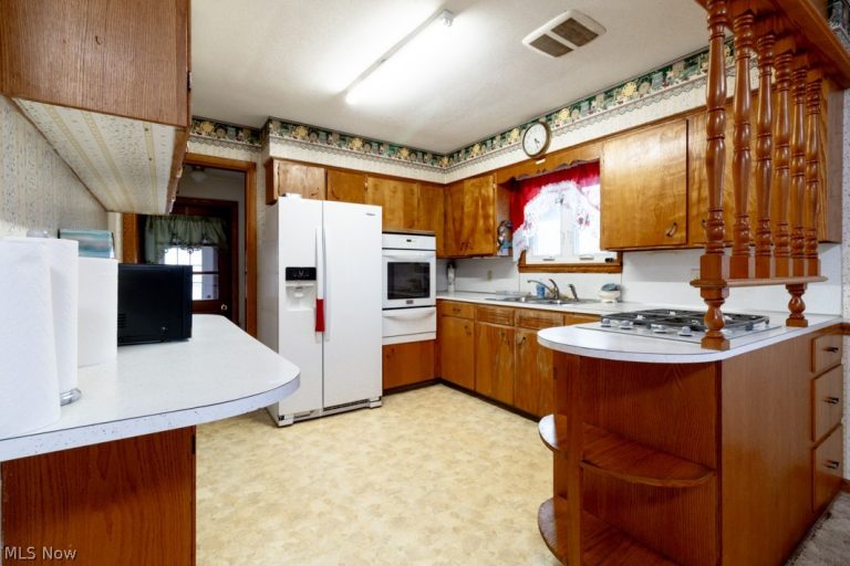 845 Adams Avenue, Salem, OH - Photo 5