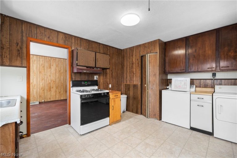 12809 Mcgowan Avenue, Cleveland, OH - Photo 6