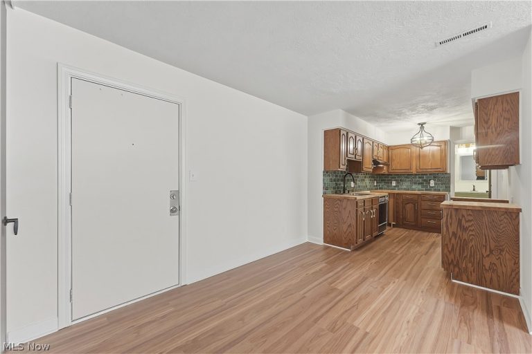 25735 Lorain Road #210, North Olmsted, OH - Photo 8