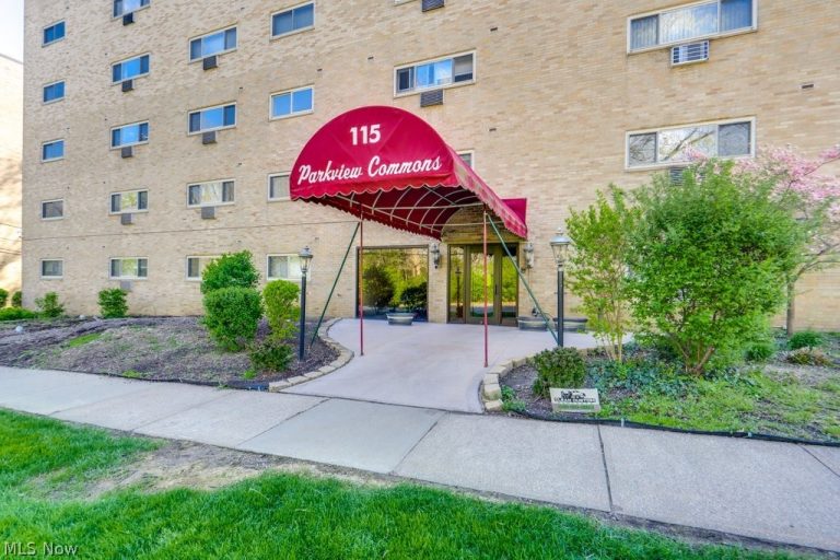115 Rocky River Drive #303, Berea, OH, 44017