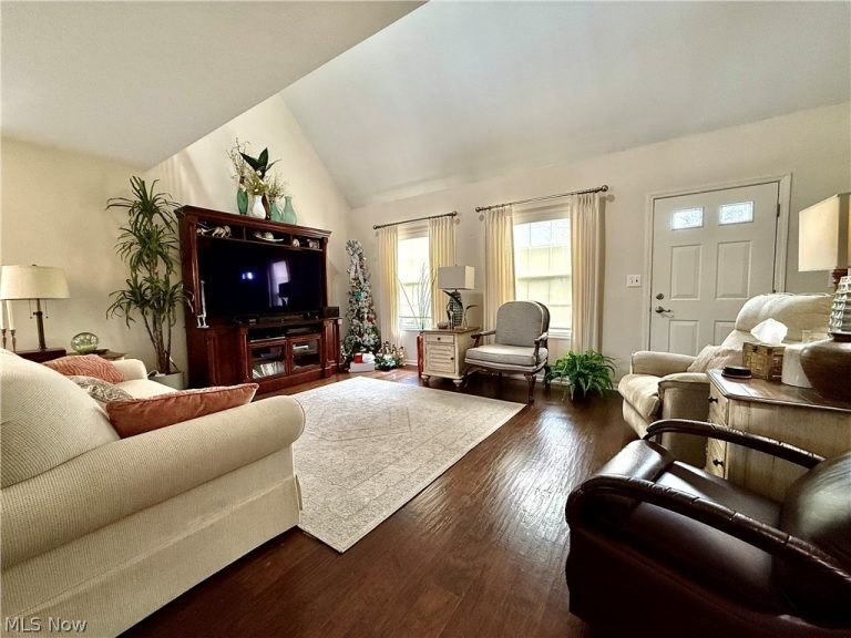 545 Parkside Lane, Tallmadge, OH - Photo 6