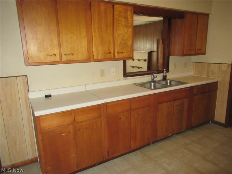 7594 Southland Drive, Mentor, OH - Photo 8