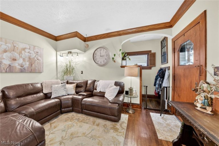 2224 Bunts Road, Lakewood, OH - Photo 8