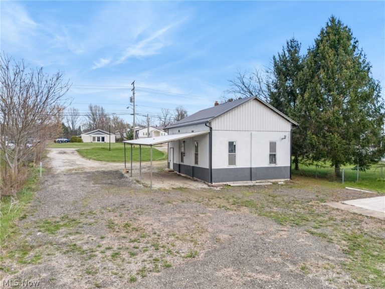 9865 Cleveland Avenue, Uniontown, OH - Photo 6