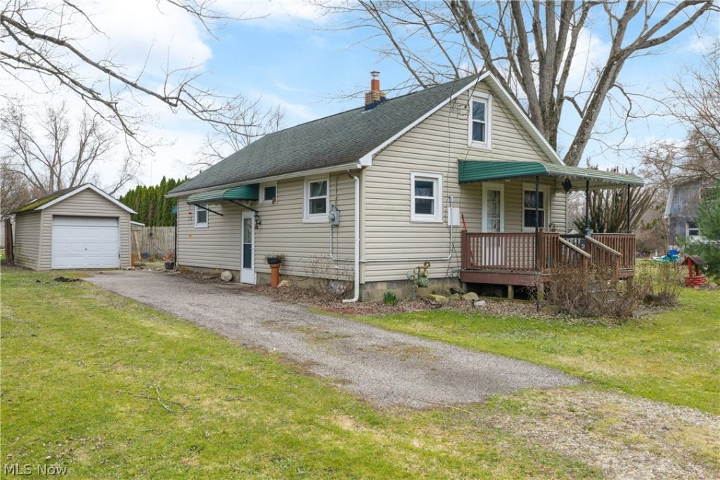 1726 Knox Boulevard, Akron, OH