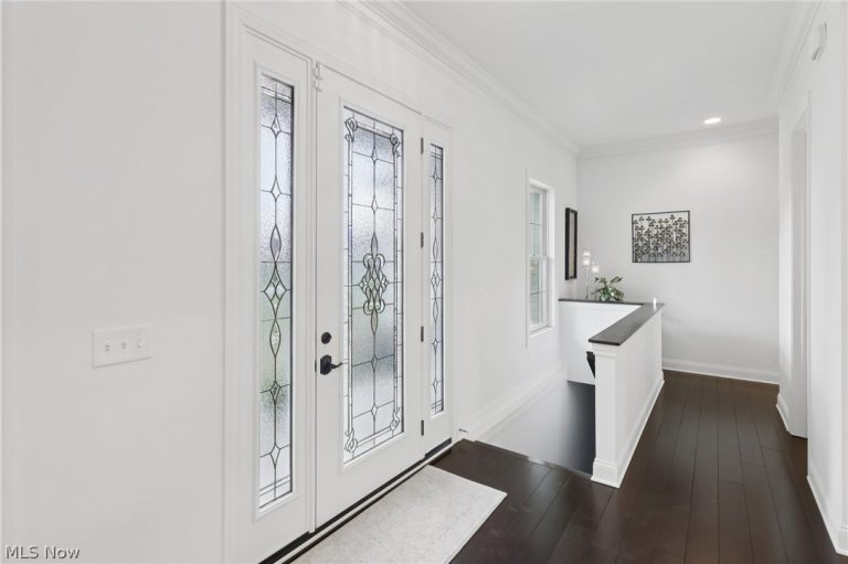 380 Crown Ridge Drive, Cuyahoga Falls, OH - Photo 3