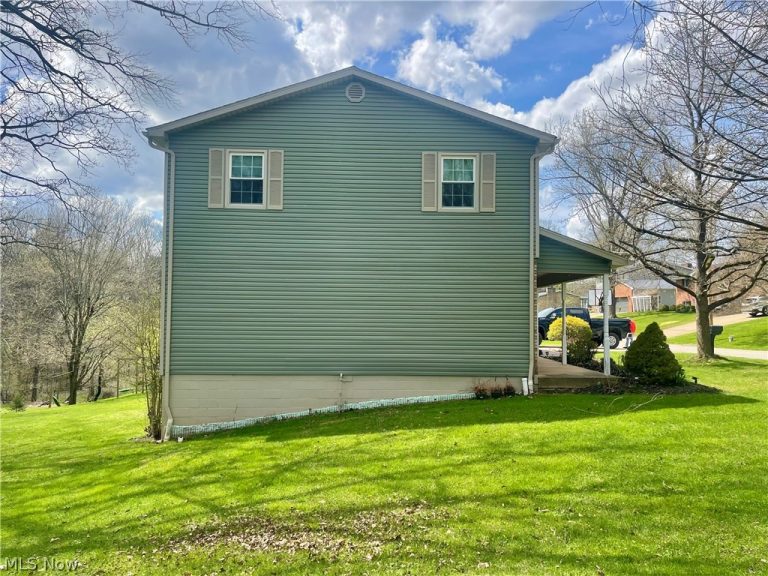 207 N Hills DR, Parkersburg, WV - Photo 8