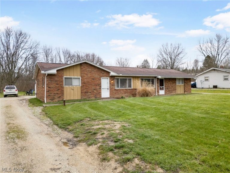 9931 Portage Street, Canal Fulton, OH - Photo 3