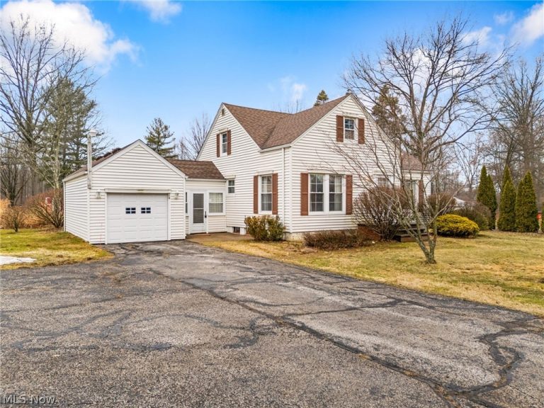 9482 Highland Drive, Brecksville, OH - Photo 3