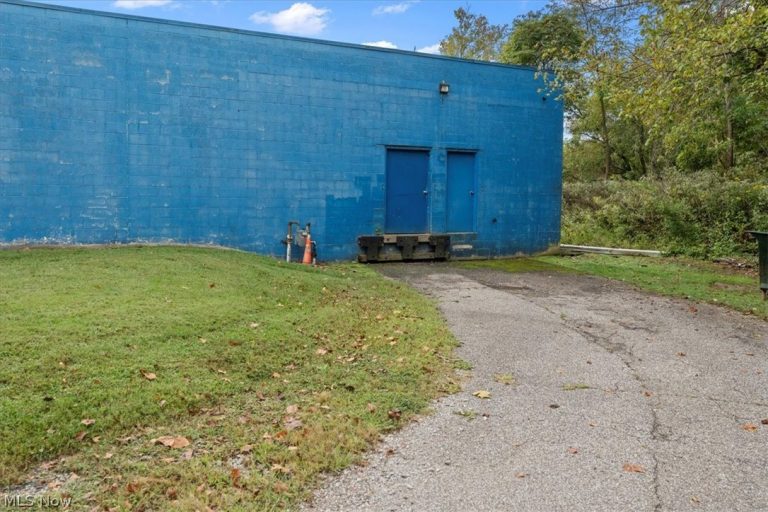 516 Washington Street, Ravenswood, WV - Photo 6