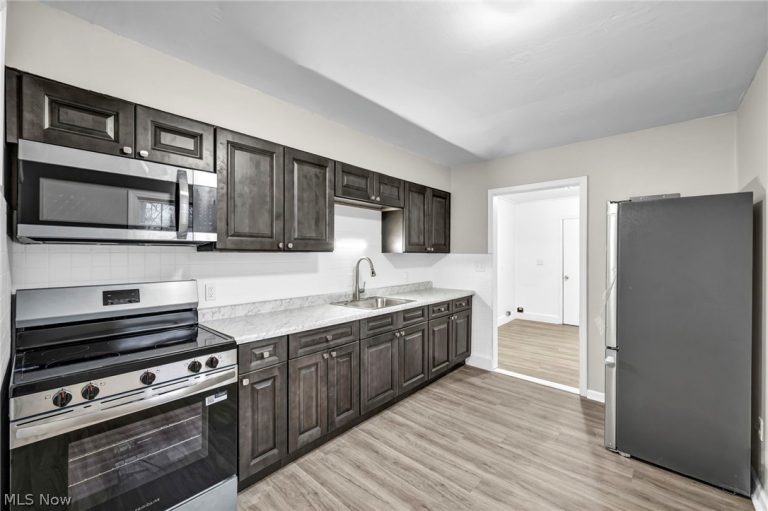 4882 Belle Meadow Road, Mentor, OH - Photo 2