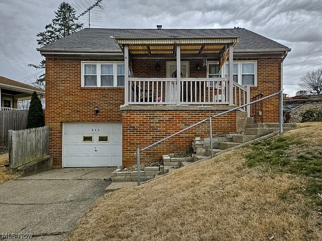 244 Stardust Drive, Wintersville, OH