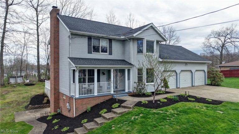 717 Pine Hills Drive, Massillon, OH - Photo 2