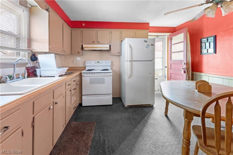 337 Greenbrier Road, Weirton, WV - Photo 5