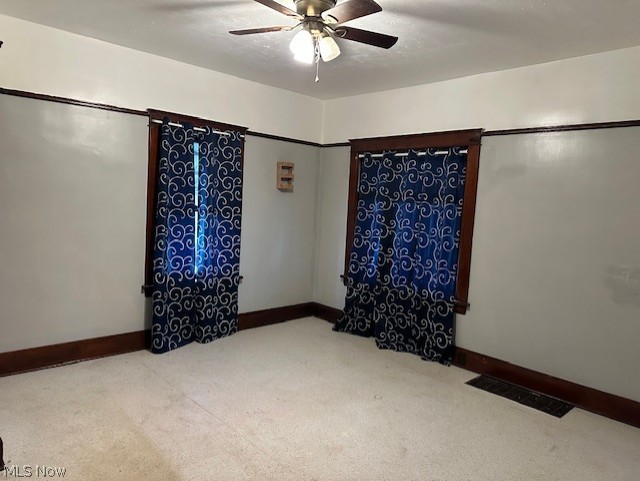 127 Oxford Street, Campbell, OH - Photo 6