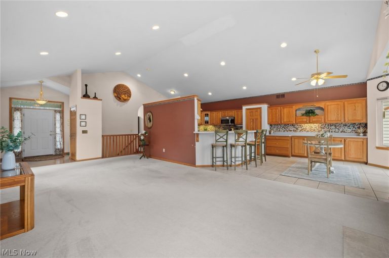 9418 Scottsdale Drive, Broadview Heights, OH - Photo 8