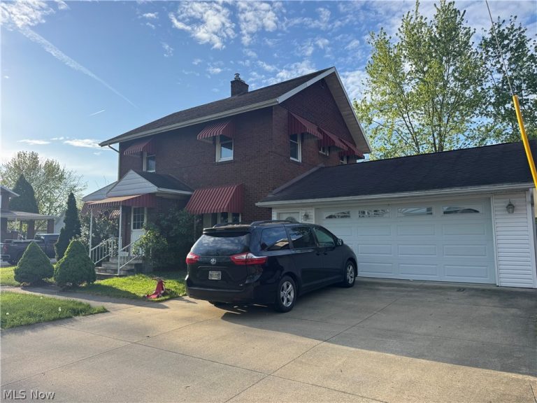 936 Main Street, Uhrichsville, OH - Photo 4