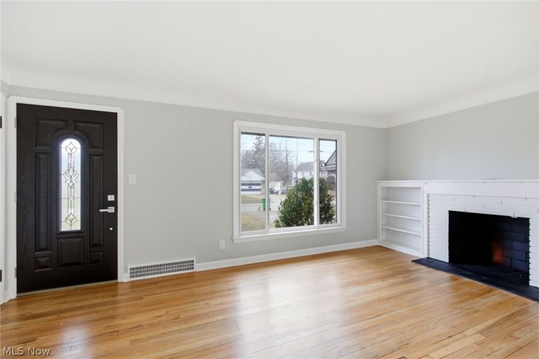 295 276th Street, Euclid, OH - Photo 2