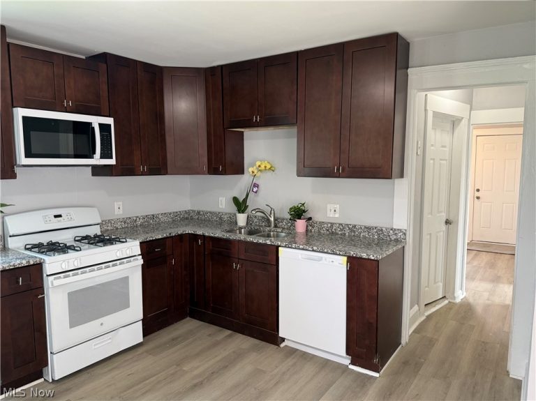 3143 104th Street, Cleveland, OH - Photo 2