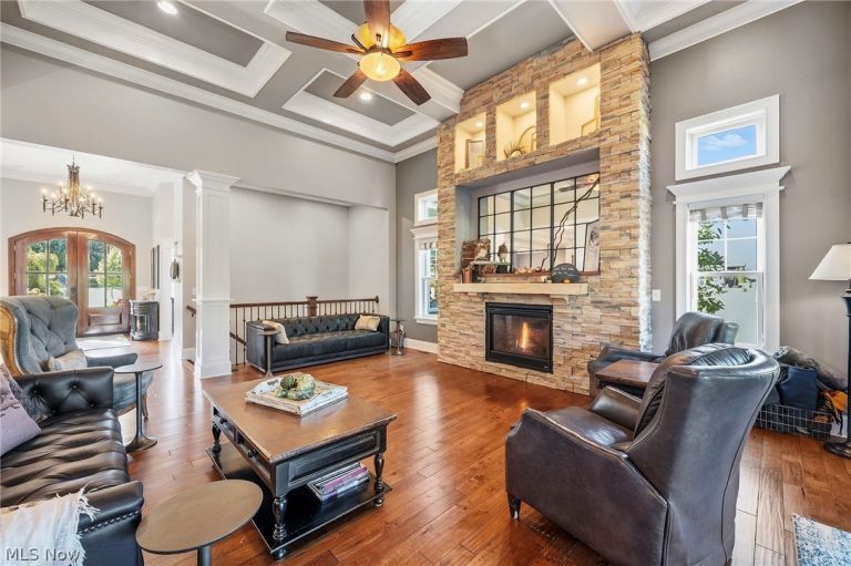 577 Lyonswood Drive, Hinckley, OH - Photo 3